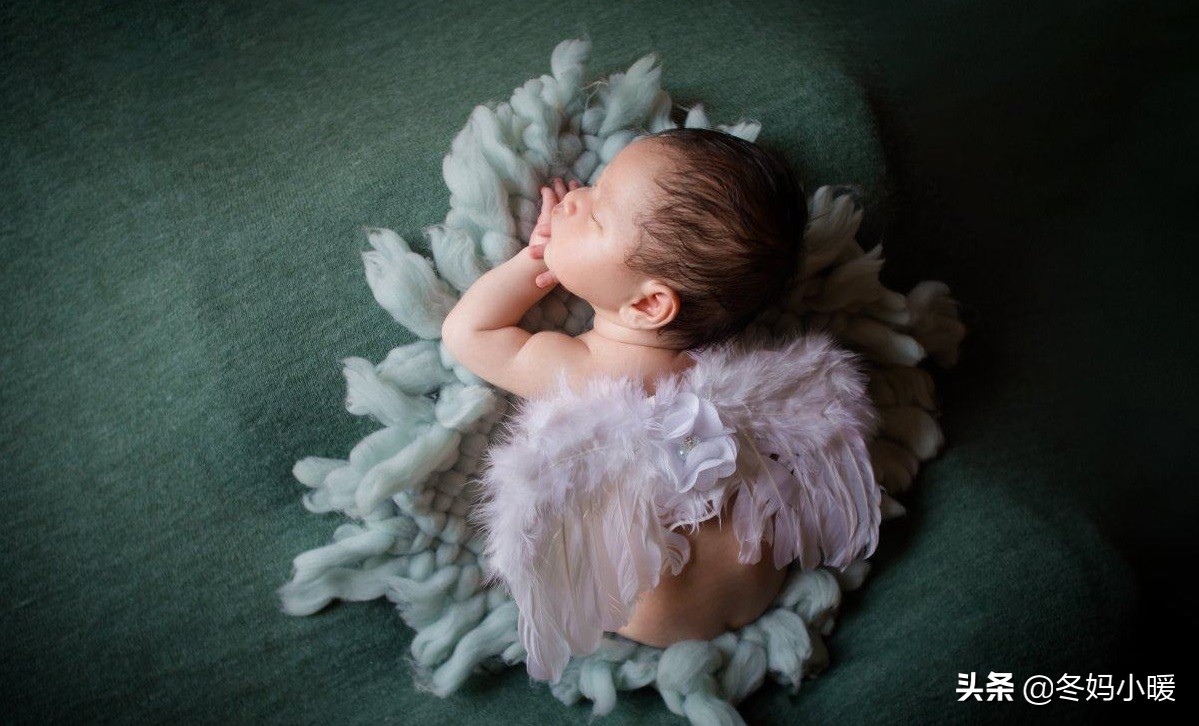 婴儿从床上摔下来嗷嗷叫,六个月小孩从床上摔一下严重吗