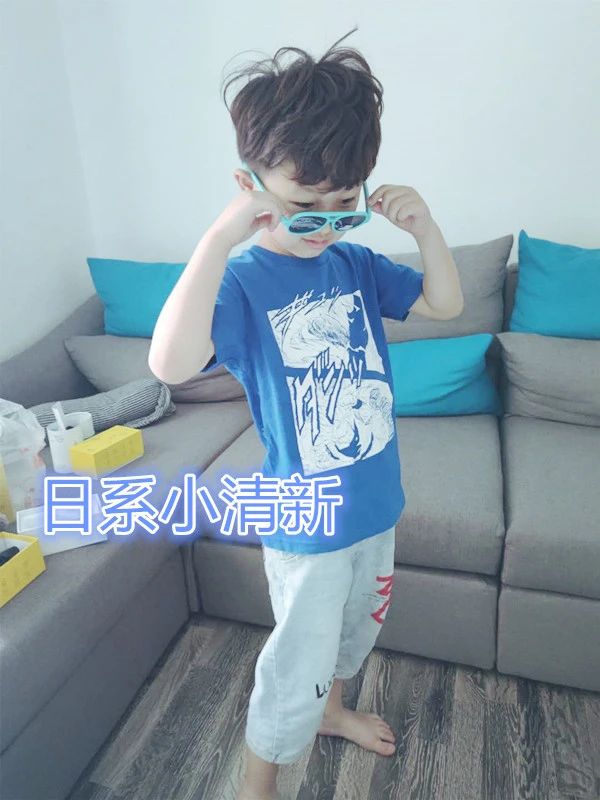 买了一个蓝墨镜,儿童墨镜7-12岁酷墨镜怎么选