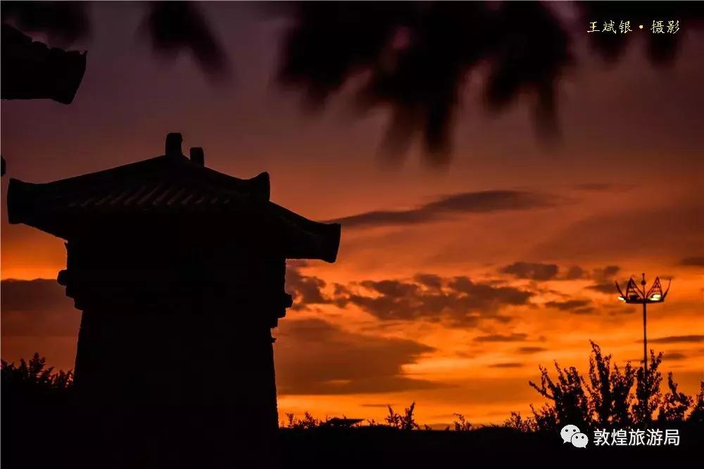 丝路文化敦煌山庄,敦煌山庄大漠