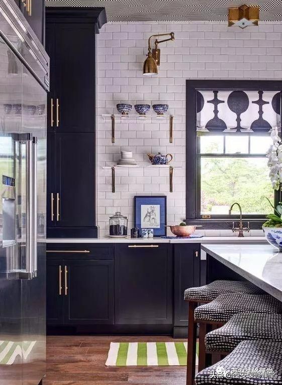 屋里有个柱子怎么装修,屋子里有柱子怎么装修