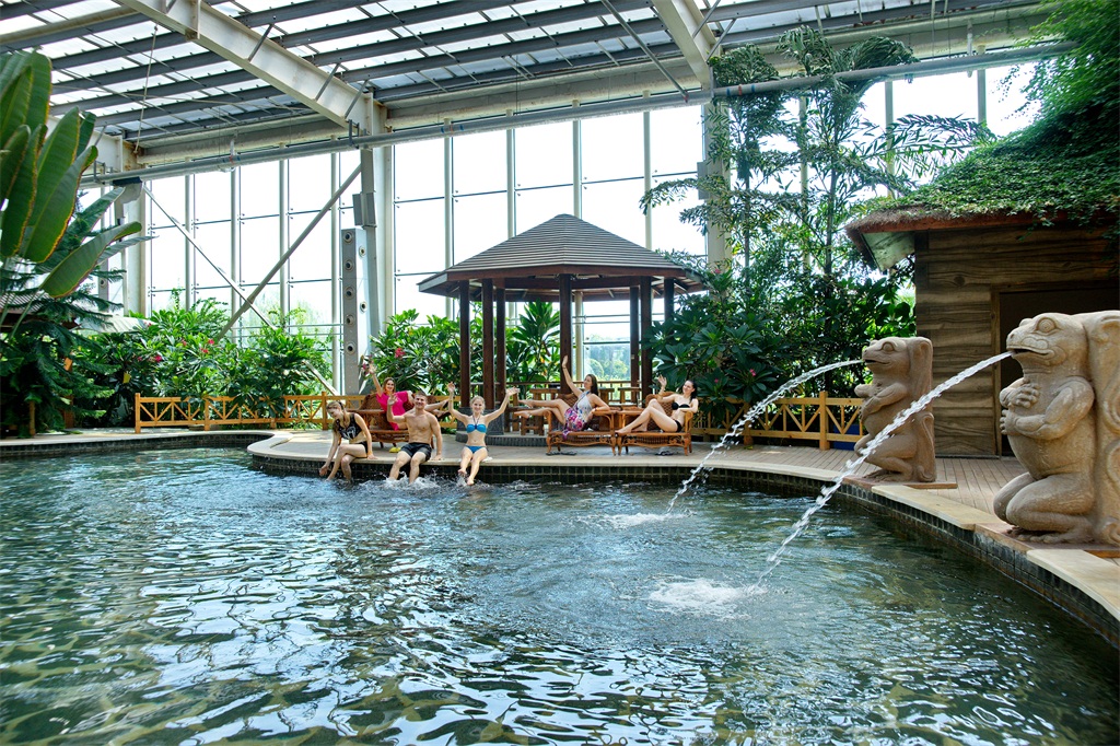 龙达温泉7周年暖心公益月温暖收官音乐盛宴点燃冬日激情