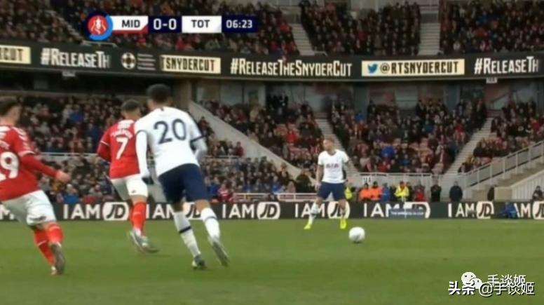 签名、挂横幅，在与“邪恶资本”的较量中，DC粉最终收获了胜利