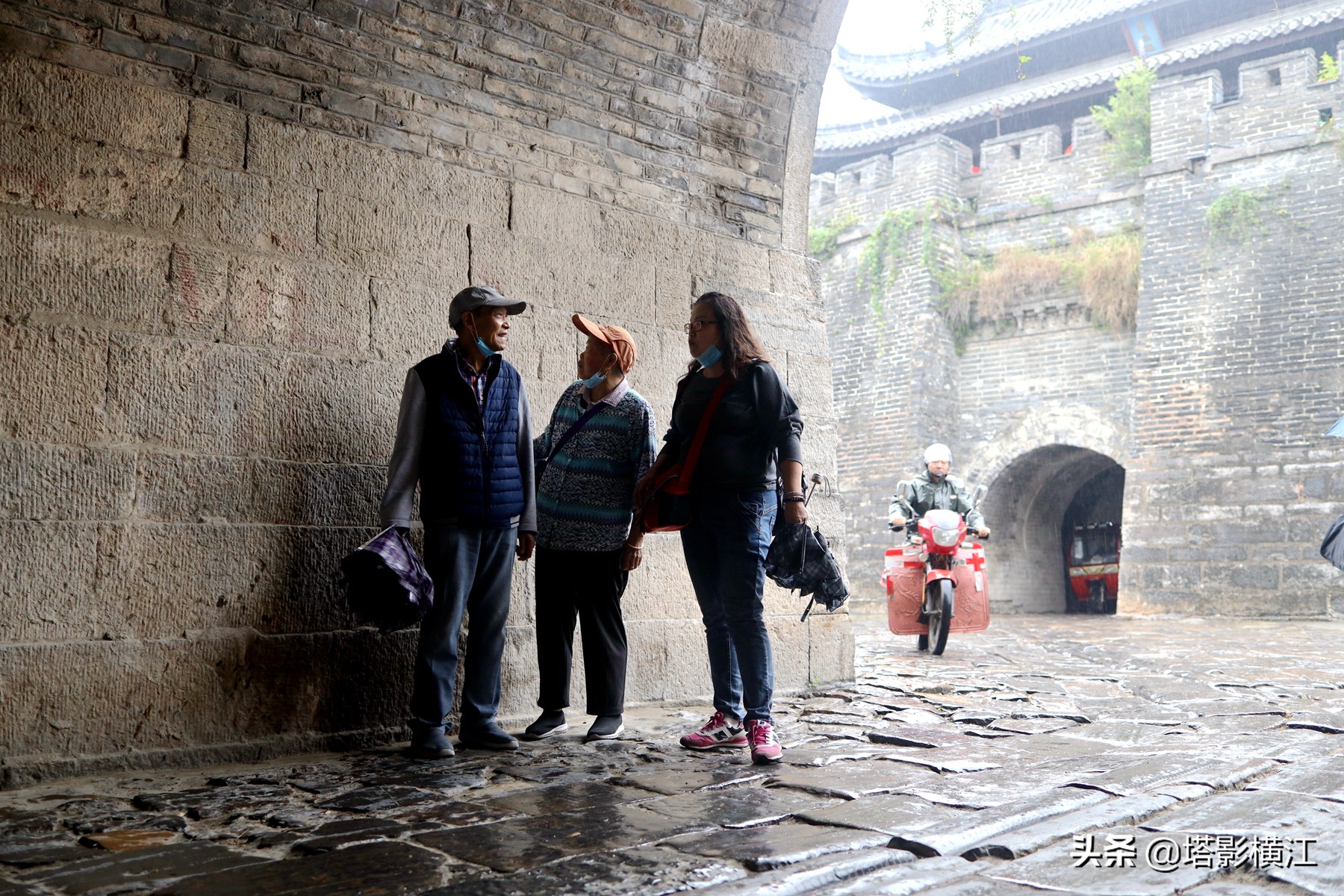 月是故乡明向我们展现了什么,月是故乡明游子思完整版