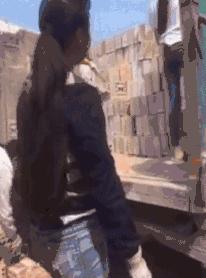 亲爹亲妈们分享自家熊孩子的沙雕现场