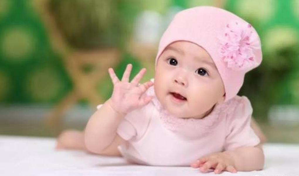 宝宝看手和脑瘫的区别,宝宝开始发育正常后面还会脑瘫吗
