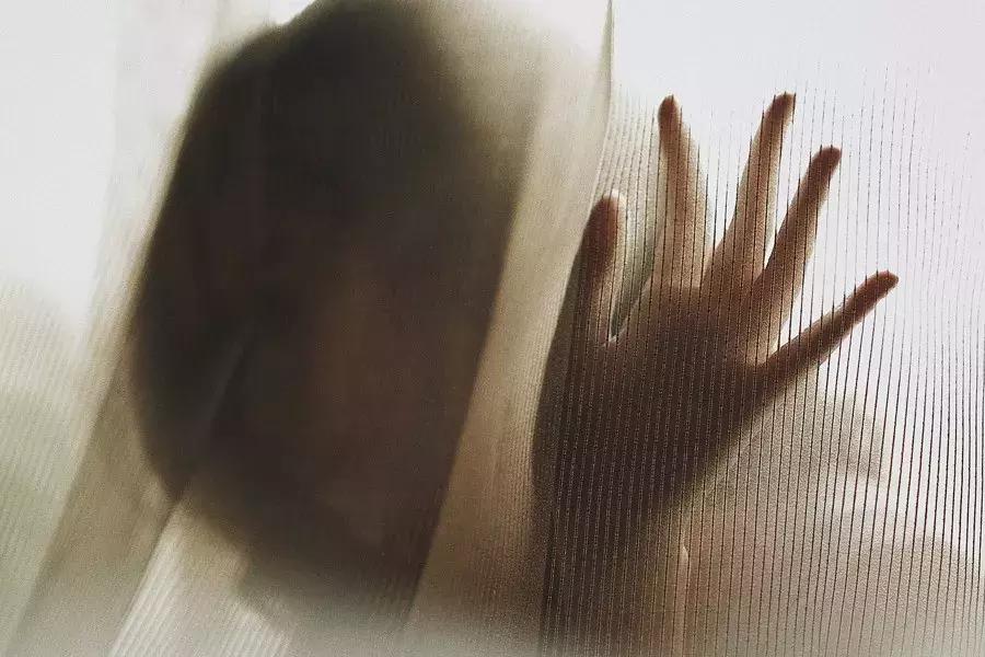 不打麻醉的女人剖腹产,女生不打麻药穿刺痛哭