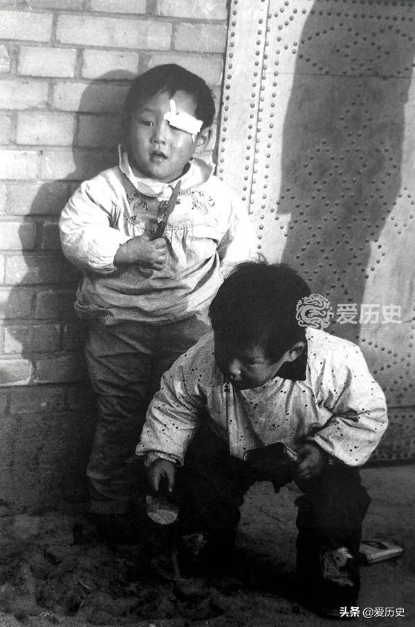 老照片里的怀念青春80后,老照片7080后的童年记忆