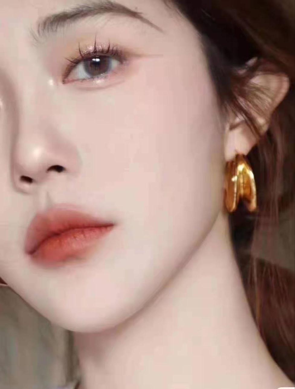 秋冬季节哪些口红适合你？戴上口罩你还涂口红么？