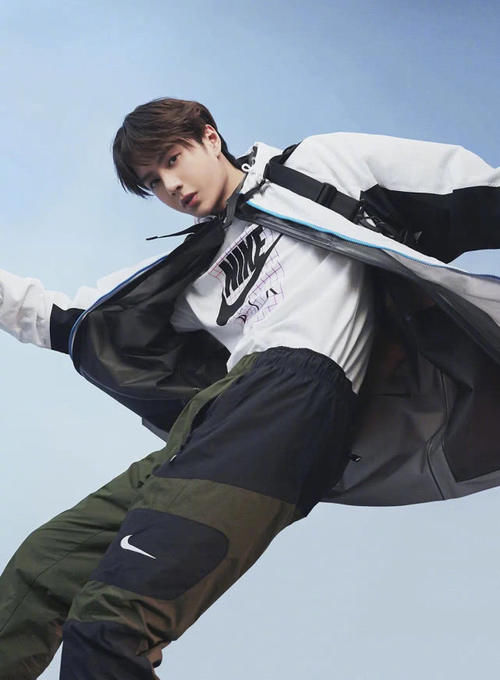 王一博耐克斜挎包内部细节图,王一博耐克斜挎包怎么洗