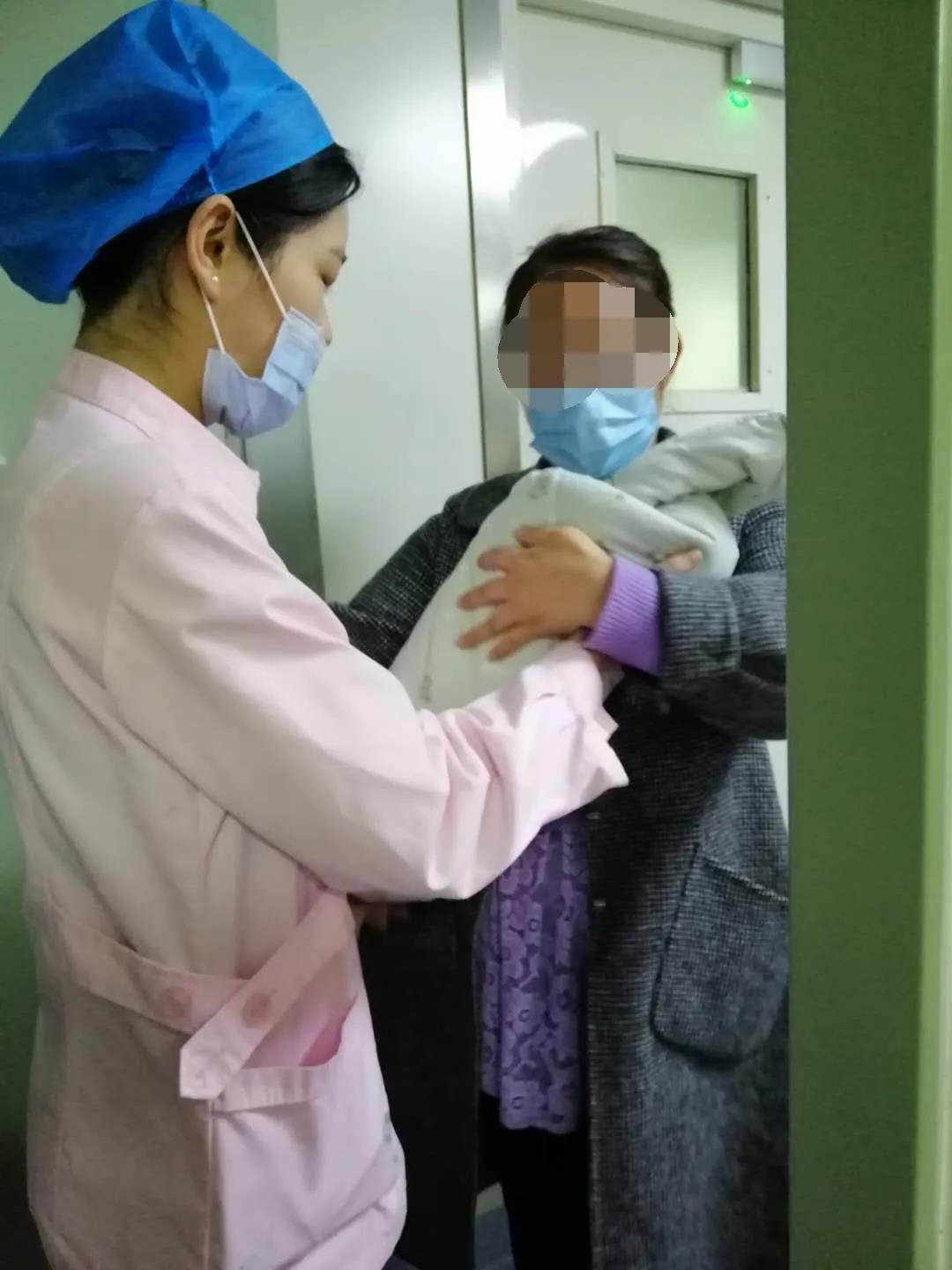 29周胎膜早破出生胎儿,双胞胎孕3月胎膜早破