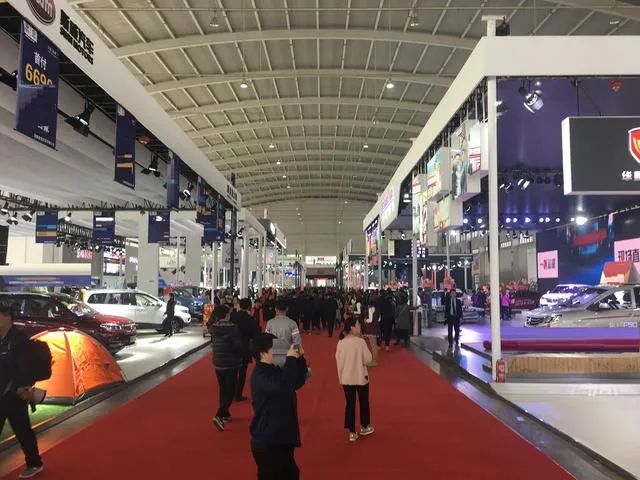 东莞小车太多了,很多打工者*款贷**也要买,车真的很重要吗?