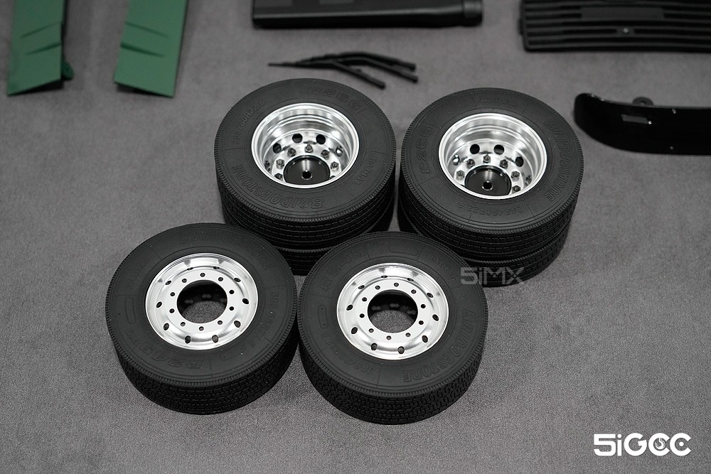 组装f2000拖头,组装f2000卡车模型