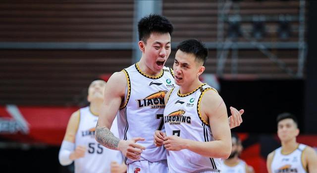 郭艾伦续约赵继伟,赵继伟郭艾伦续约了吗