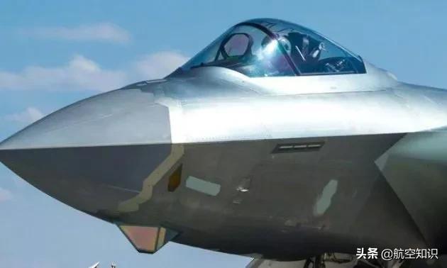 歼20的头盔显示器,歼20飞行员头盔多少钱