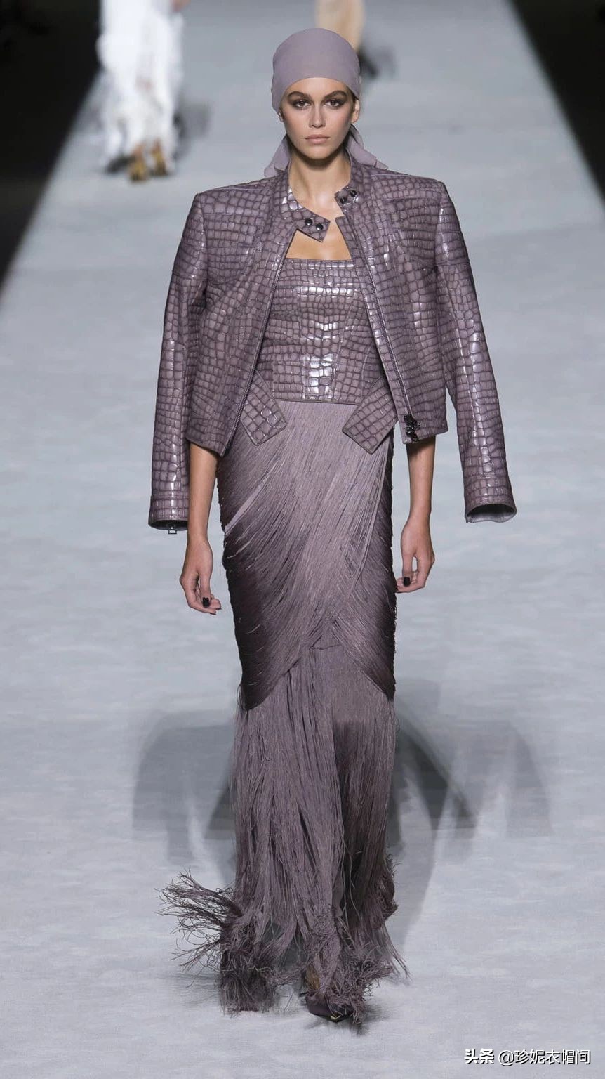 带你走上时尚前沿,鳄鱼皮纹如何穿搭