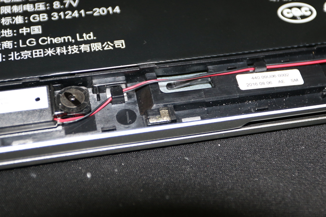 小米手机摔了一下不能开机怎么办,小米11摔了一下就开不开机了