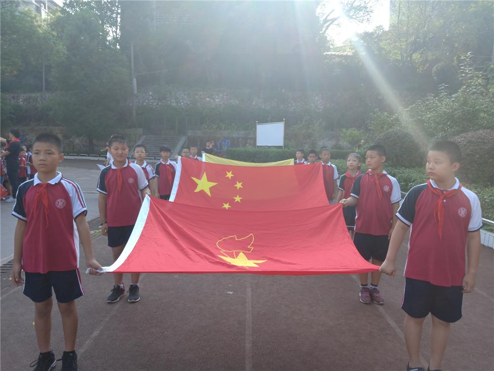 娄底市第二中学开学典礼,娄底二小顺利开学