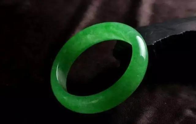 十大不建议买的玉石,很多玉石都不是真正的玉