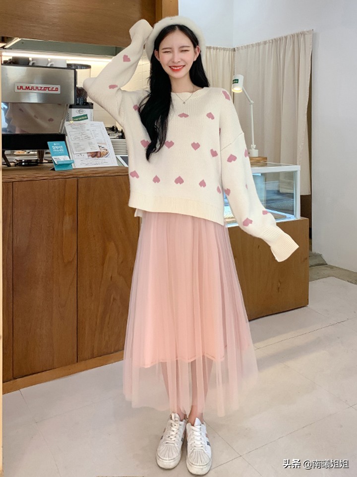 龚俊红色回力鞋子是哪一款,龚俊潮鞋搭配