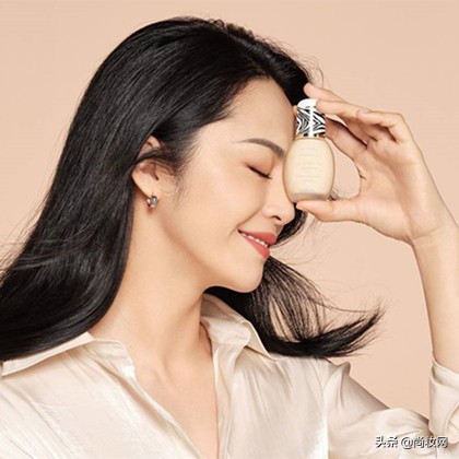 底妆卡粉的正确化妆方法,底妆卡粉脱妆正确方法