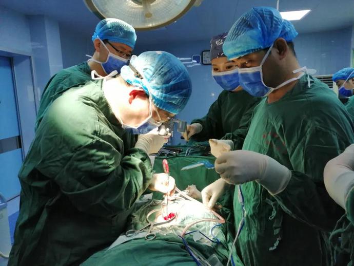 用心对待病人的医生,用心诊治的医生