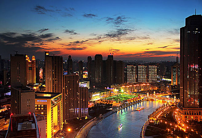 武汉pk成都哪个才是中国第五城,中国第五城市之争南京与武汉