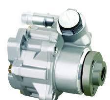 怎样打方向盘不会乱的技巧,如何正确打方向盘别做错了