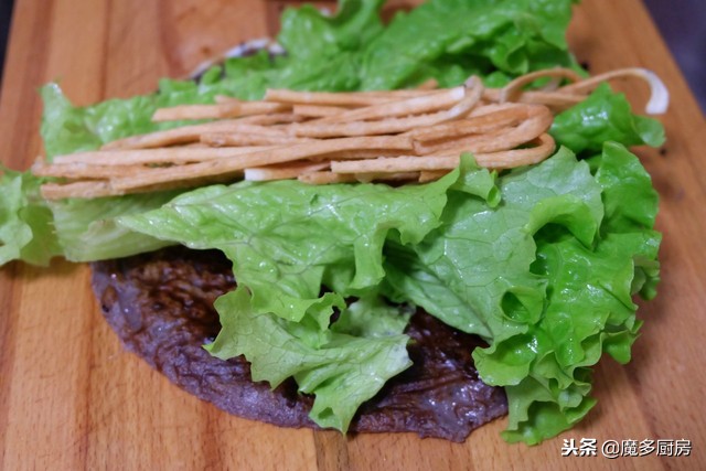 教你煎饼果子的做法,色香味俱全的煎饼果子