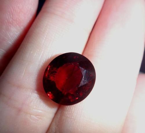 石榴石宝石的寓意,石榴石女人的幸运石