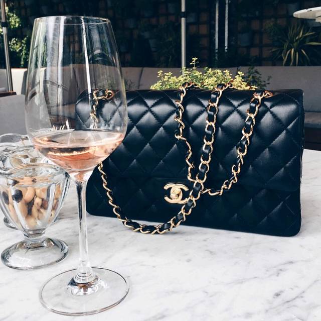 大牌同款皮质包包,怎么挑选适合自己的大牌包包