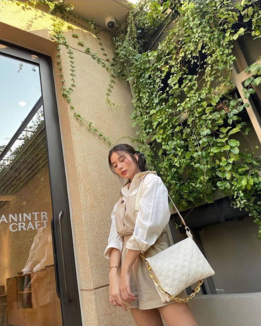 LV新手袋一出，女明星们集体撞包