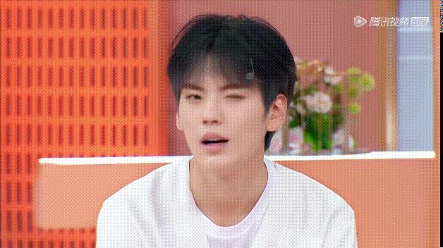 让男明星帮忙化妆，是巨大福利还是*男美**陷阱？