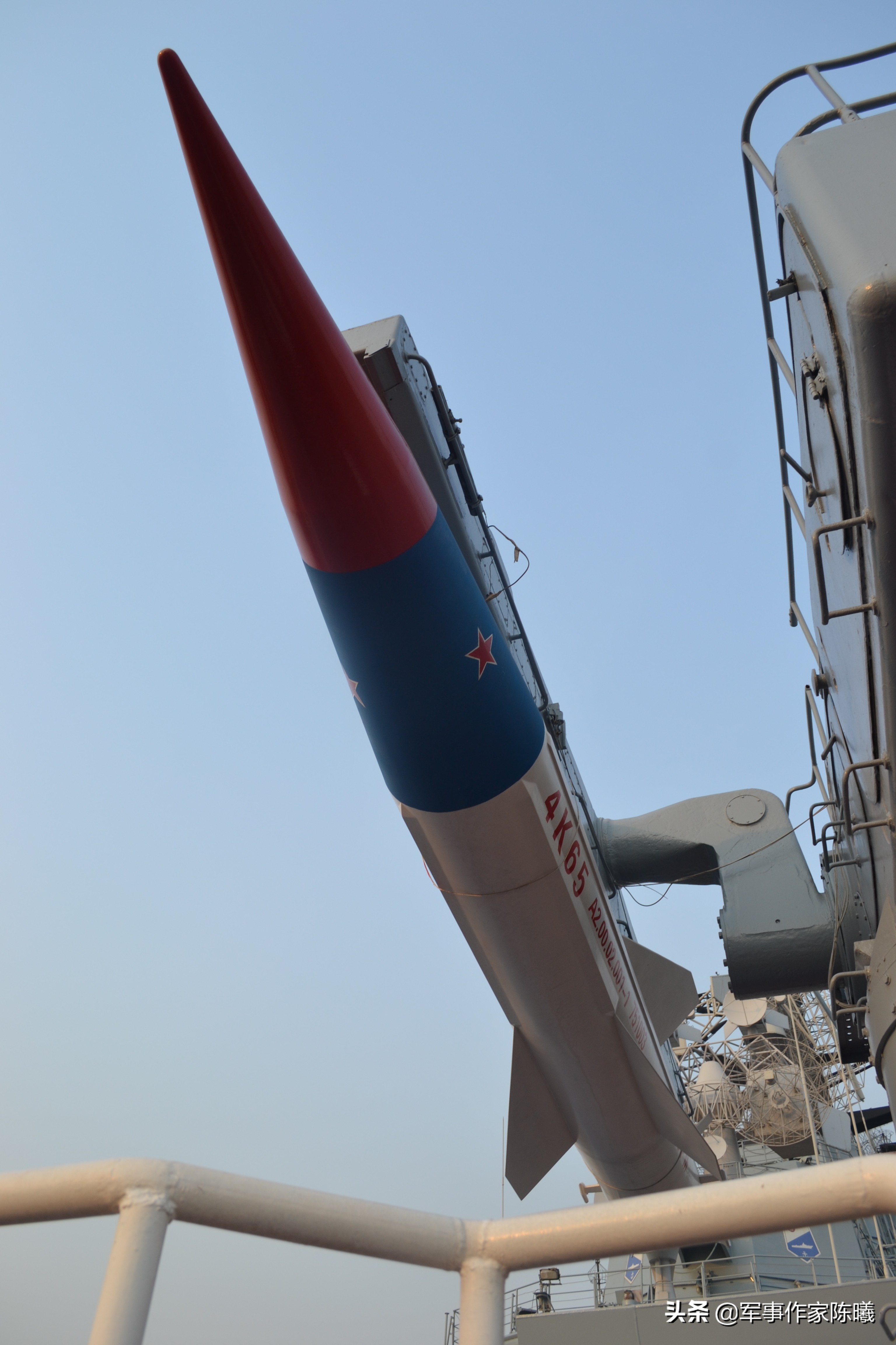 辽宁号航母现在在哪儿,辽宁号航母返回大连卫星图