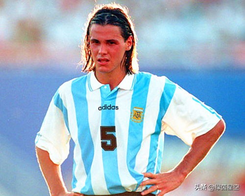 足球四大名帅谁最好,足球场十大中场大师