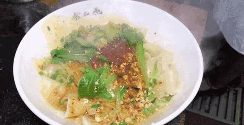 油泼面的精髓是什么,油泼面宽面还是细面