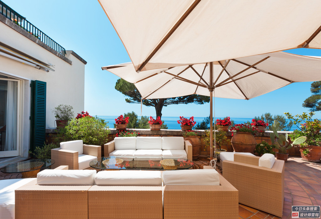 屋顶花园那么好看，下雨了该咋办？别担心，庭院设计师告诉您