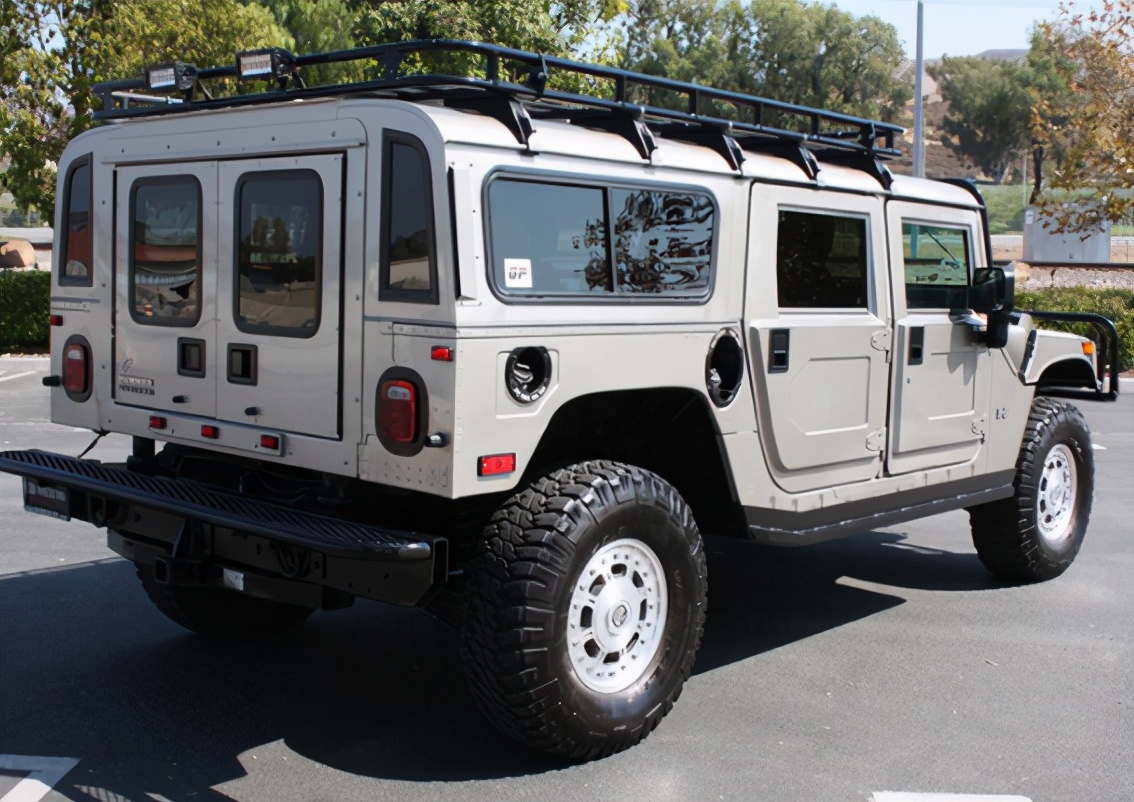 这才是“越野王”，新一代悍马H1实车，配6.6T，对手难寻