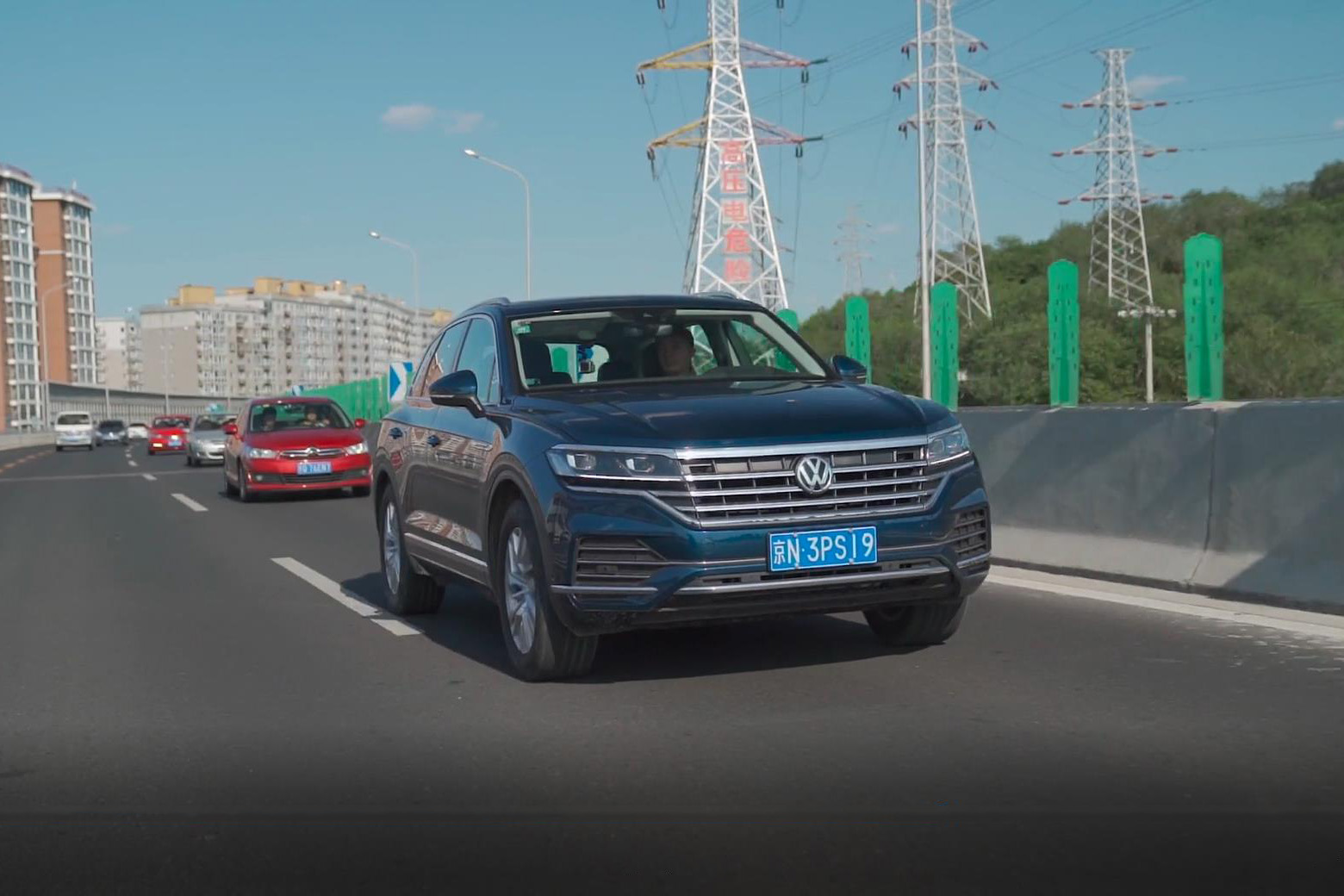 公路越野两不误测试大众途锐2.0t,第一印象的冲击