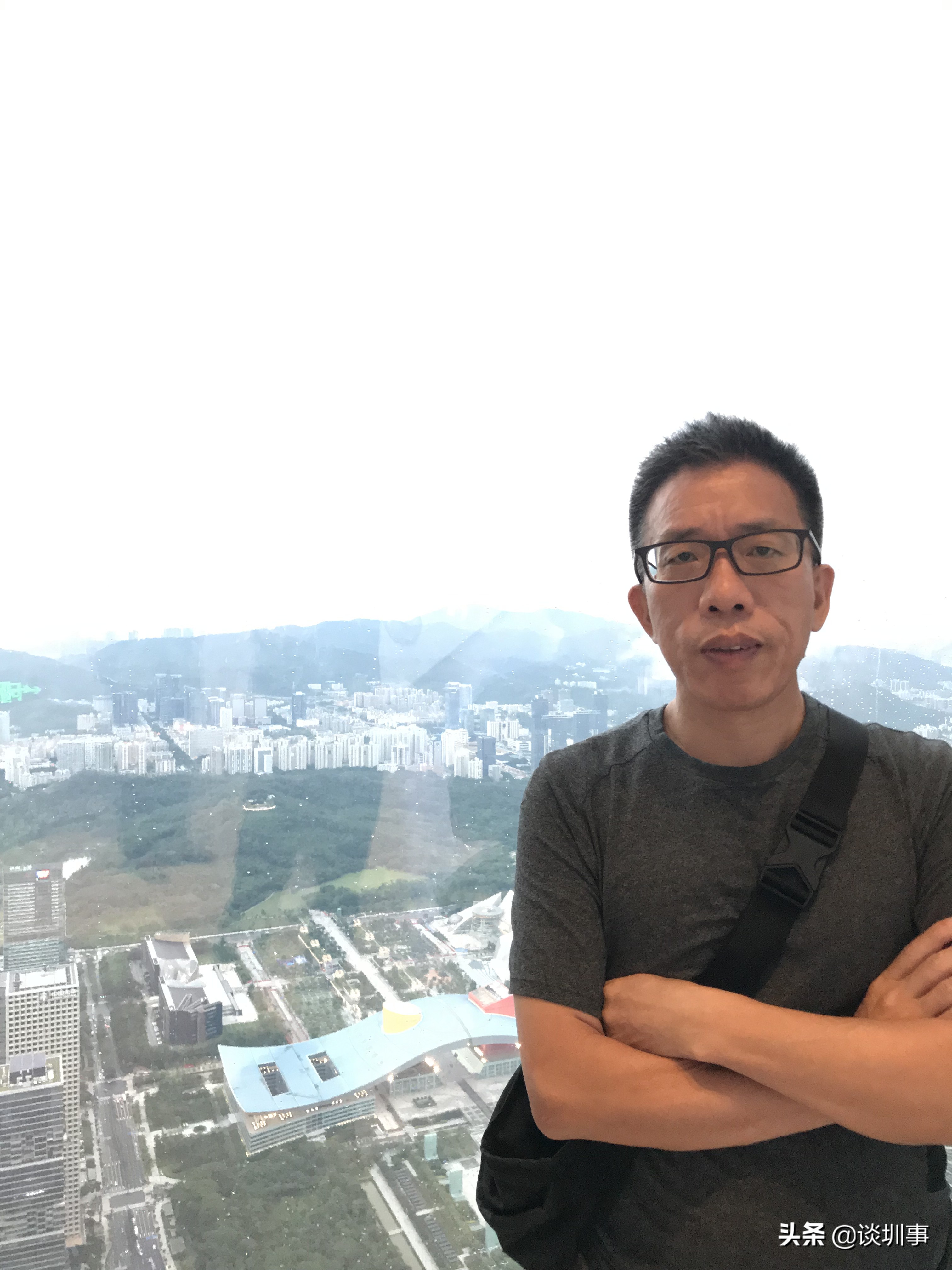 登顶深圳第一高楼,登上深圳平安金融大厦