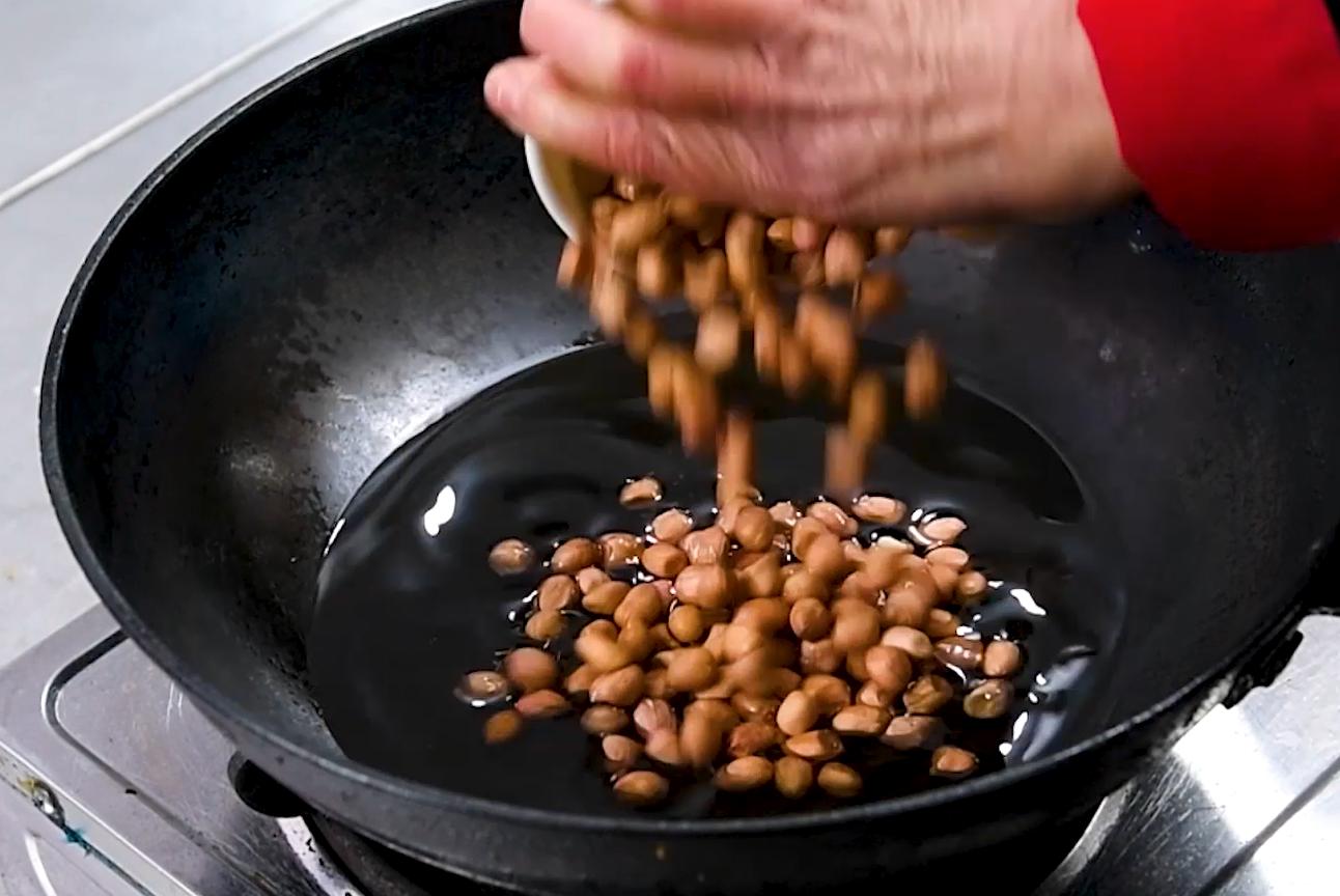 正宗的酸辣粉配方制作视频,酸辣粉的做法大全视频播放