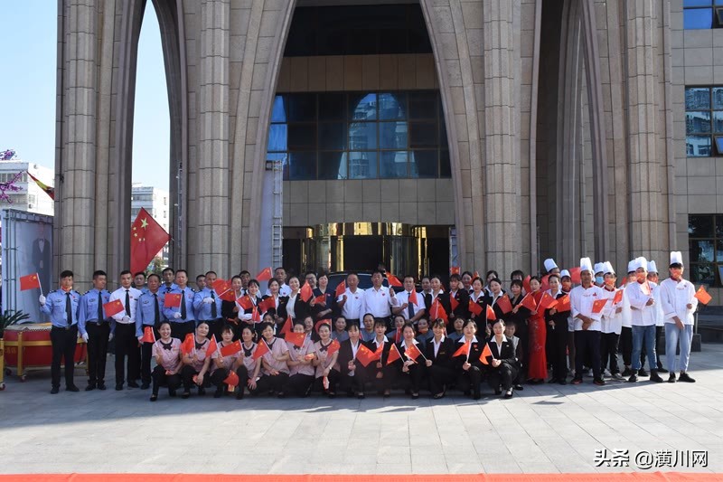 潢川一中升国旗仪式,河南信阳潢川县明珠大酒店