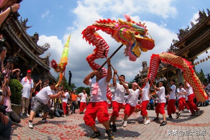 为过春节新加坡和马来西亚暂时“休兵”中国年在东南亚到底有多火