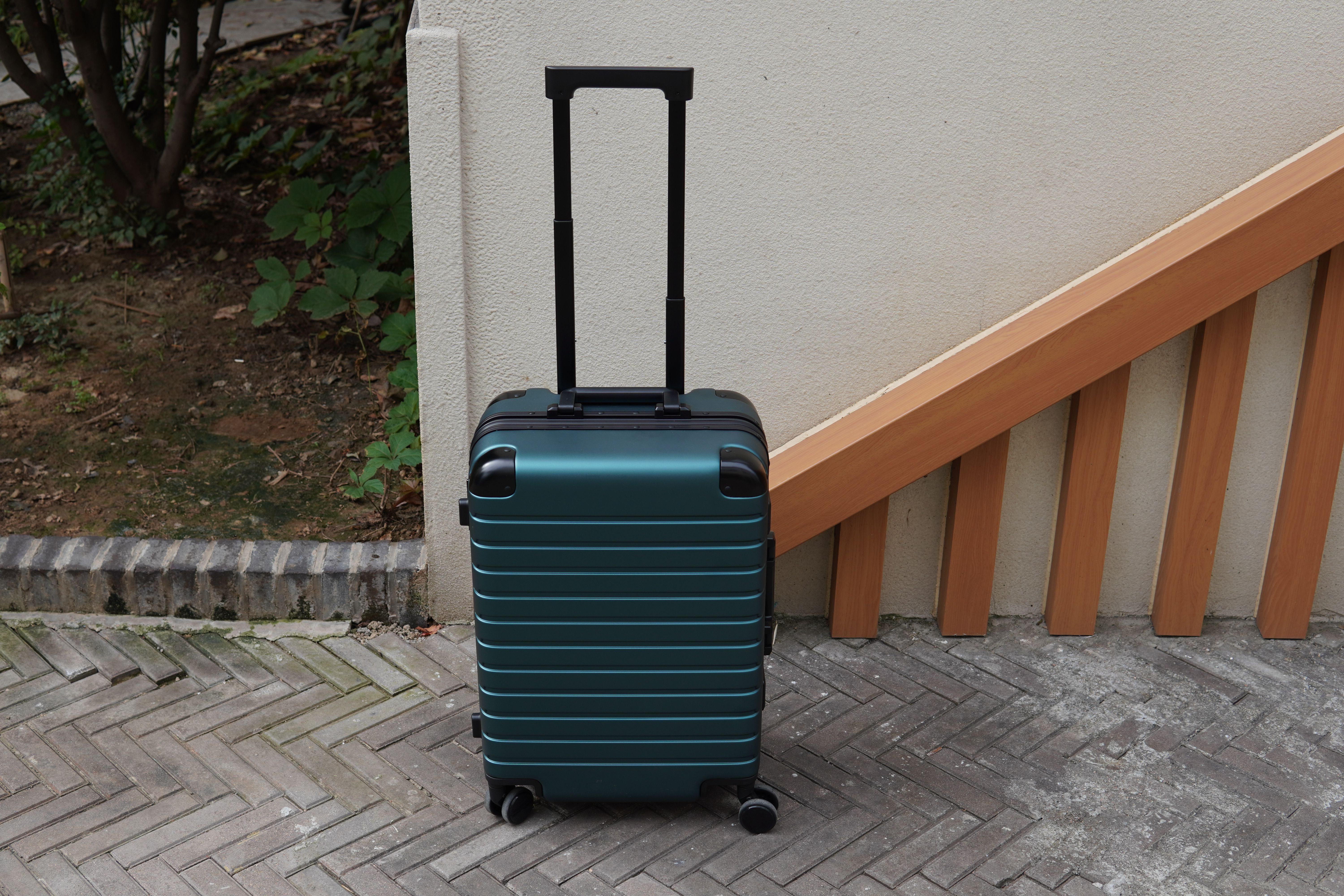 双十一即将来临，悠启多立克框体旅行箱上手简评