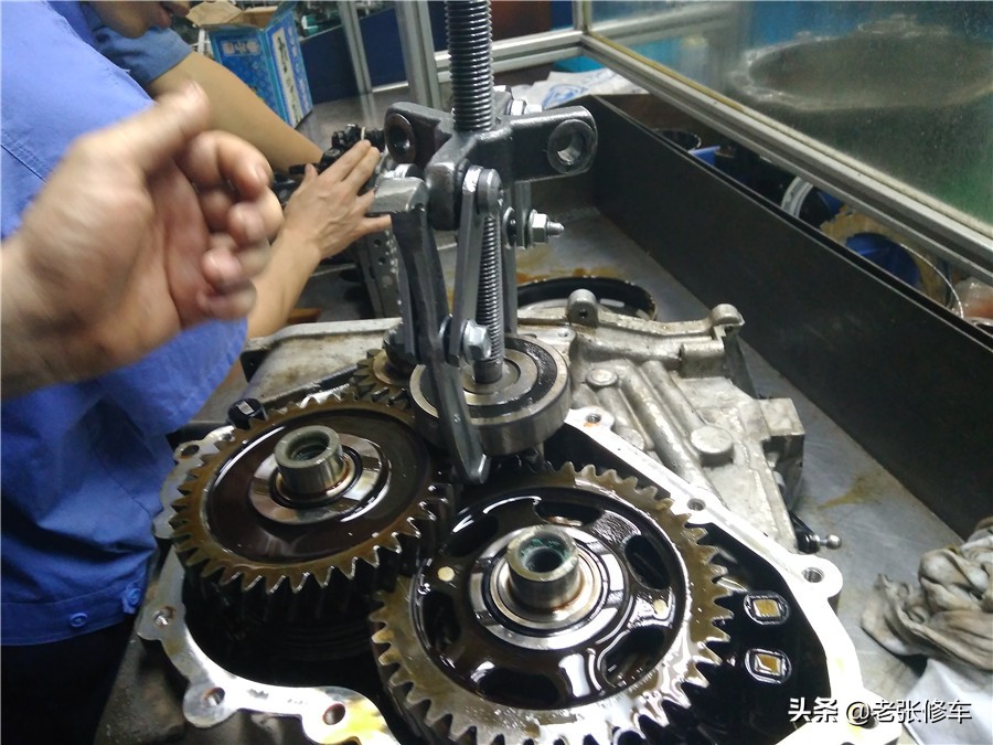 福特蒙迪欧变速箱维修报价,蒙迪欧致胜变速箱维修大概多少钱