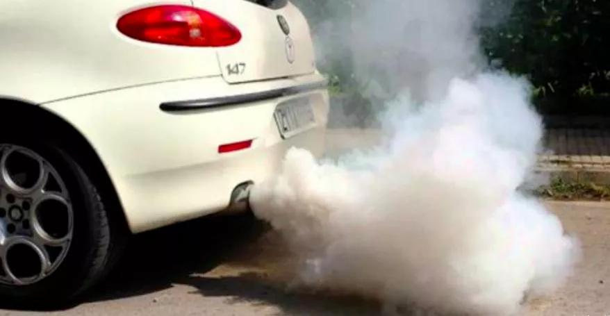 车检尾气检测数据作假,年检尾气不过关车检站有办法