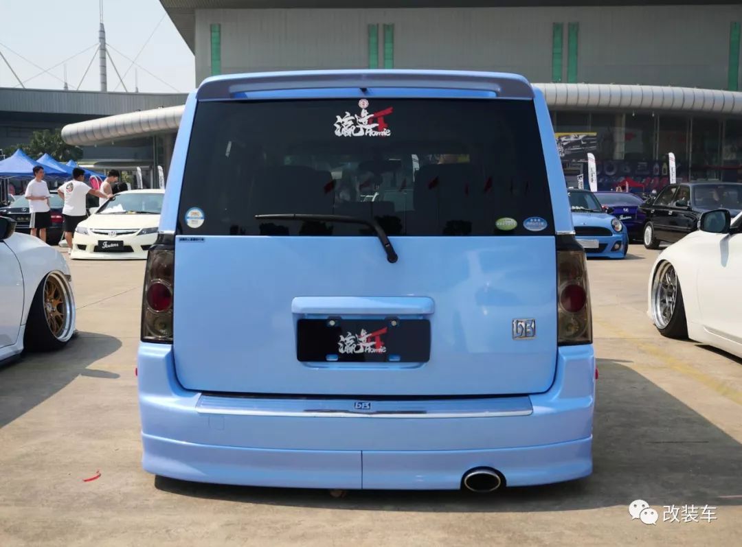 改装车聚会,改装车齐聚车展