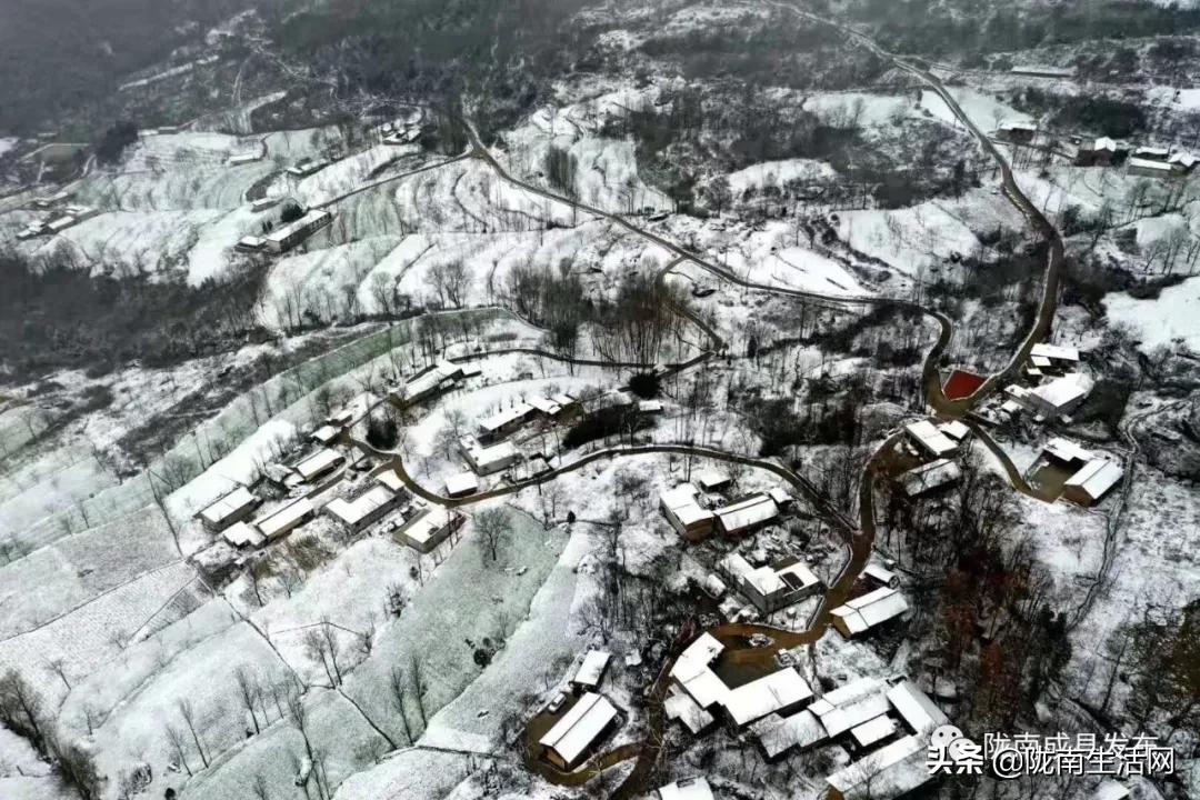 我叫成县，这是我2019年的自拍照