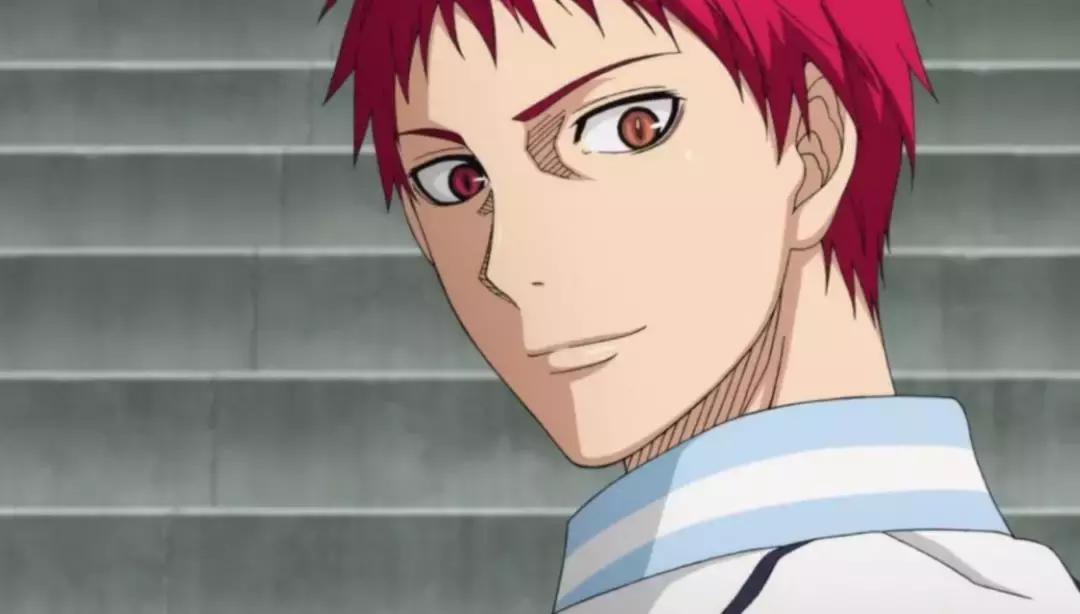 充满中二气息的异色瞳男子