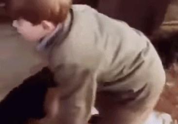 英女王下令封杀50年!王室私生活*片禁**遭泄露,百万人在线吃瓜