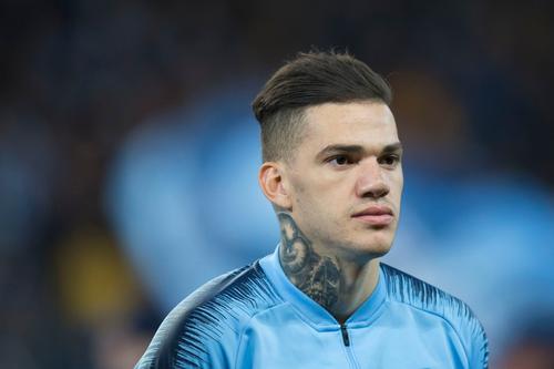 曼城vs狼队队员险些被废,曼城被莱斯特城逆转